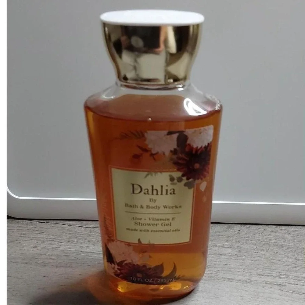 Bath & Body Works Dahlia Shower Gel 10oz Aloe Vitamin E Floral Fragrance NEW